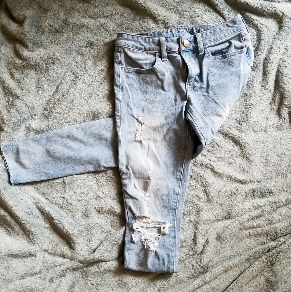 American Eagle Light Ripped Denim Jean's - Picture 1 of 5